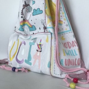 MOCHILA DE UNICORNIOS
