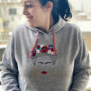 Sudadera de Frida bordada