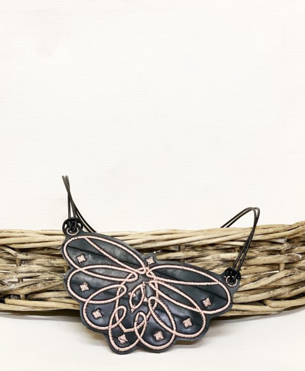 collar de mariposa