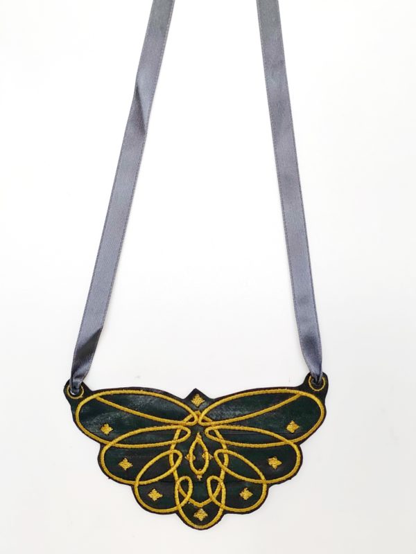 Collar mariposa Black