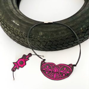 Hecho con neumáticos reciclados